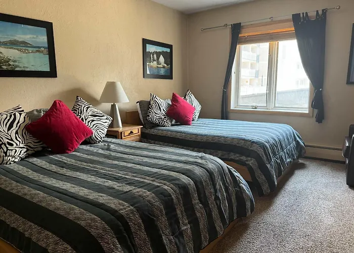 Best Location In The Heart Of Lions Head, Ski Lockers, Jacuzzi And Pool