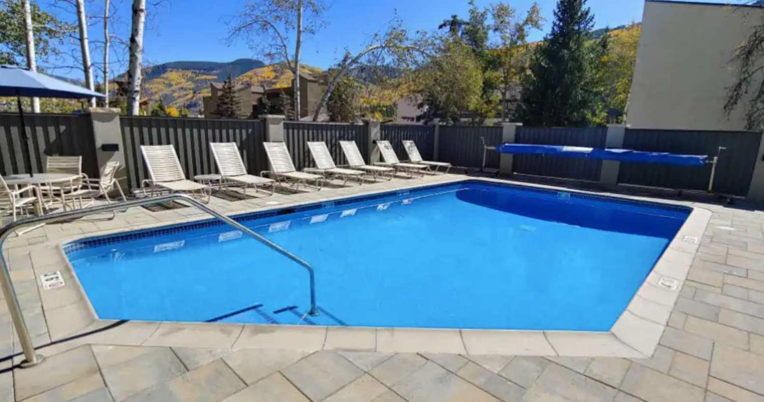 Location In The Heart Of Lions Head, Lockers, Jacuzzi And Pool *