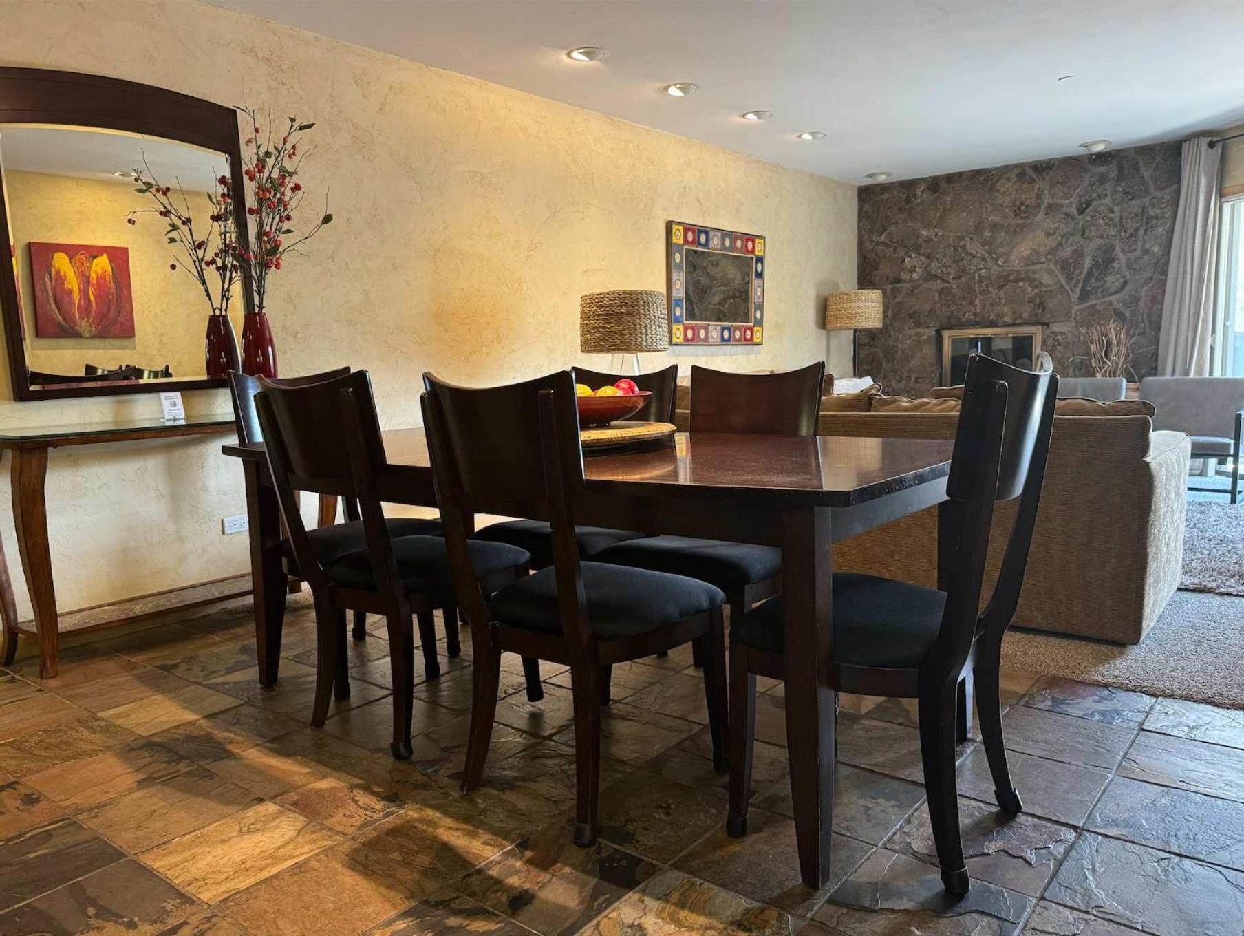 Apartment Location In The Heart Of Lions Head, Lockers, Jacuzzi And Pool